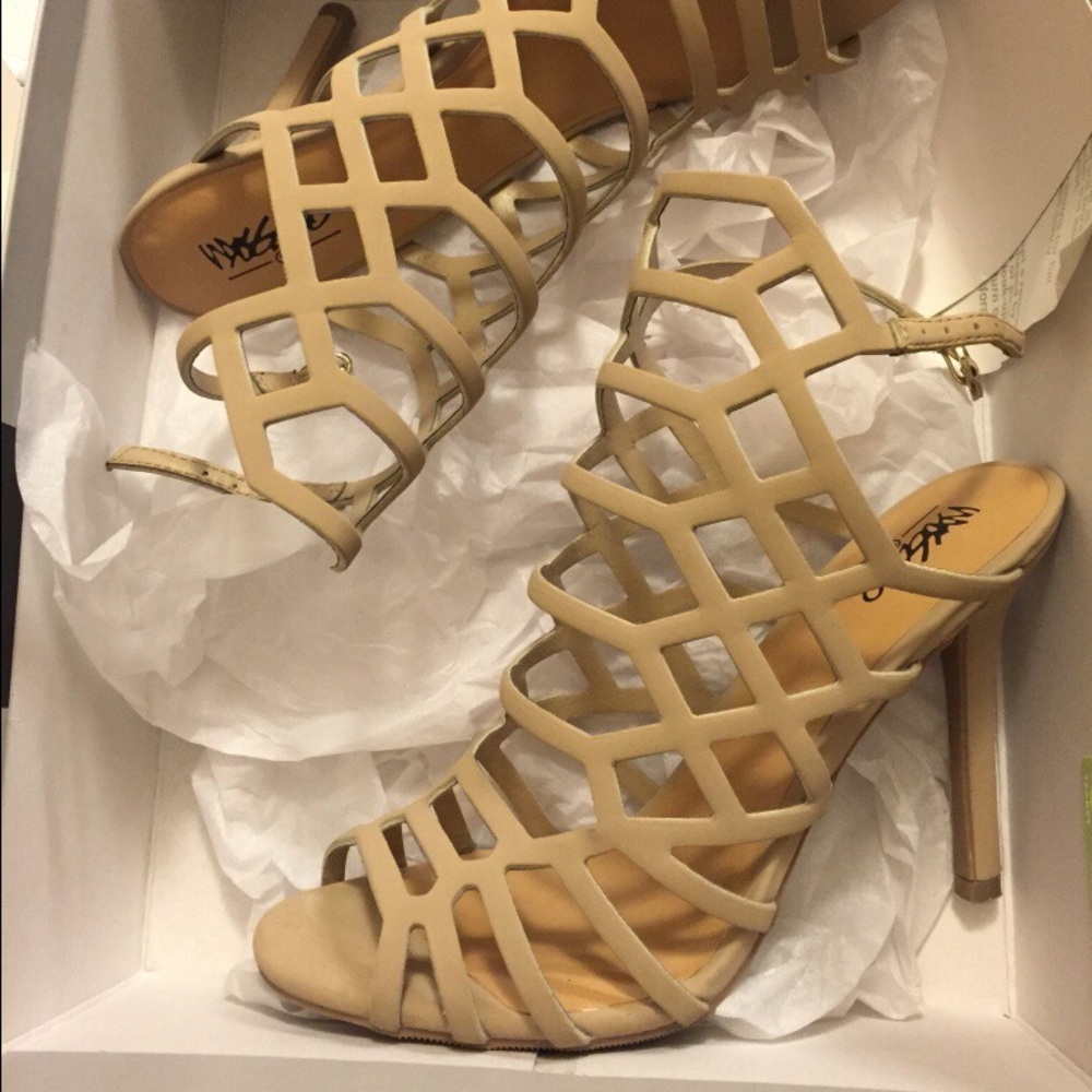 Beige heels 👠