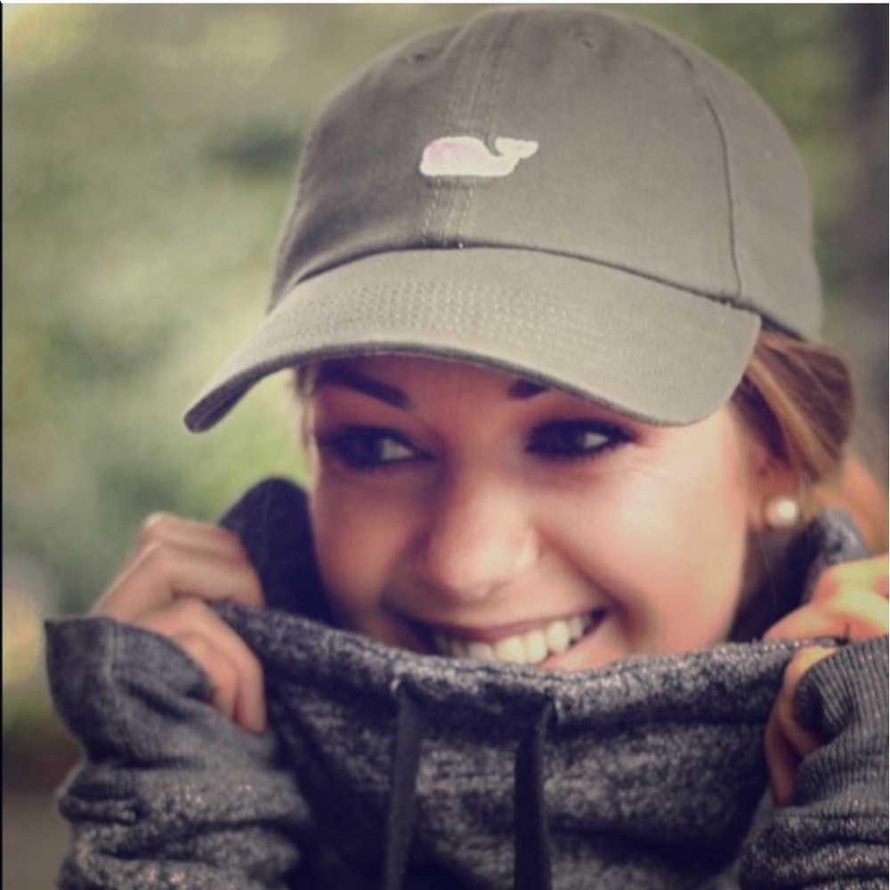 Adorable Vineyard Vines Baseball hat