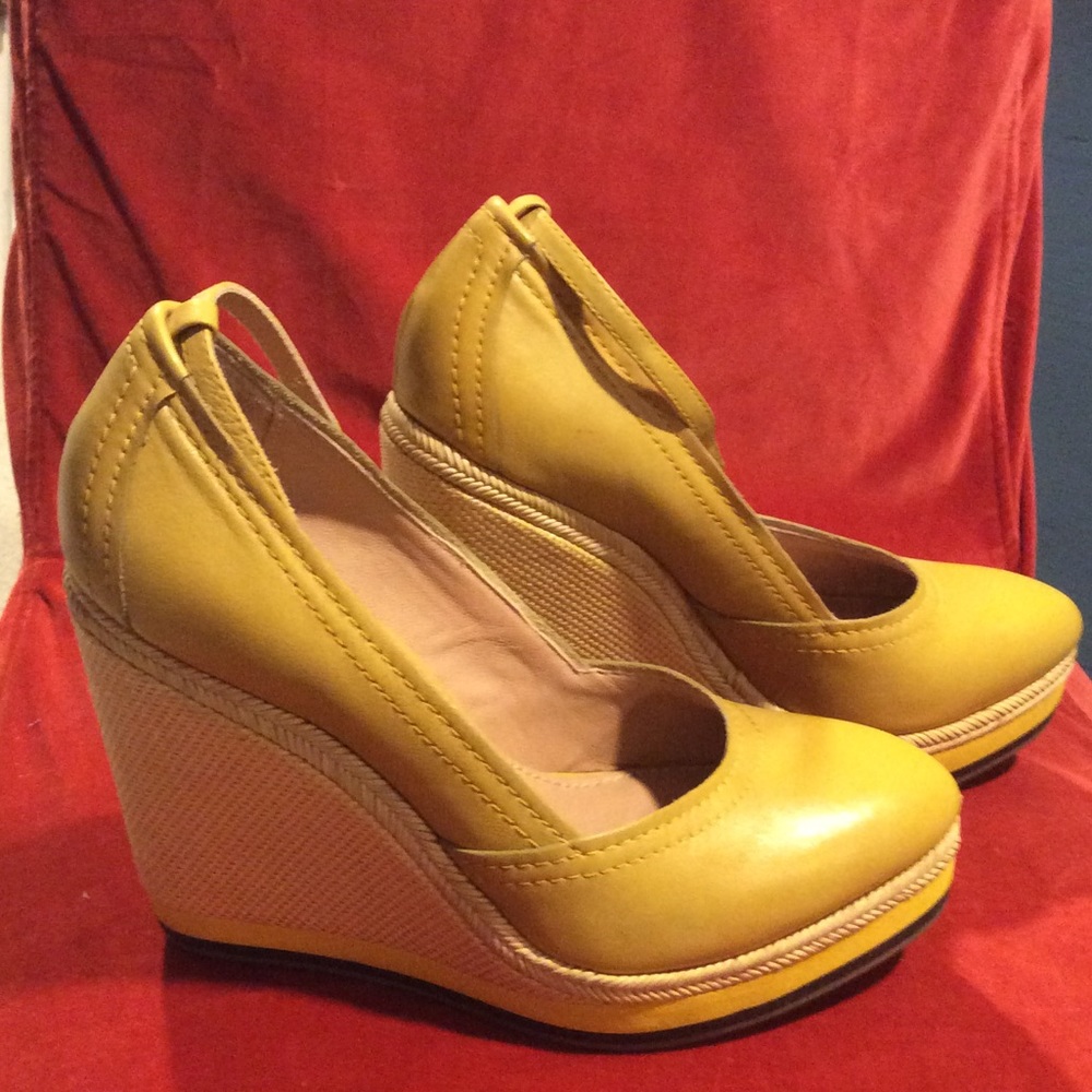 Canary yellow Casual leather wedges - Bacio 61