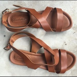 Opten toe strap sandals