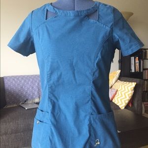 Jaanuu scrub top