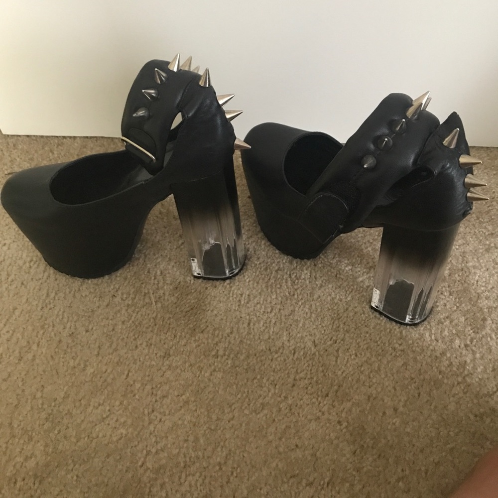 UNIF PLATFORMS SPIKES
