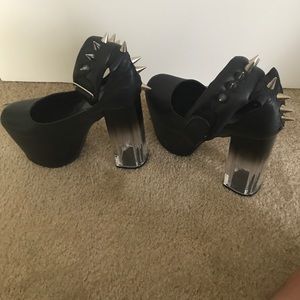 UNIF PLATFORMS SPIKES