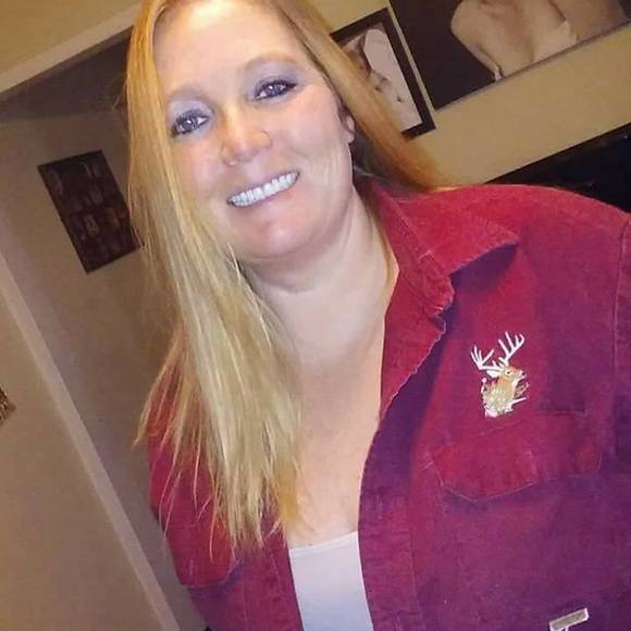 Meet your Posher, Julie - Picture 1 of 1