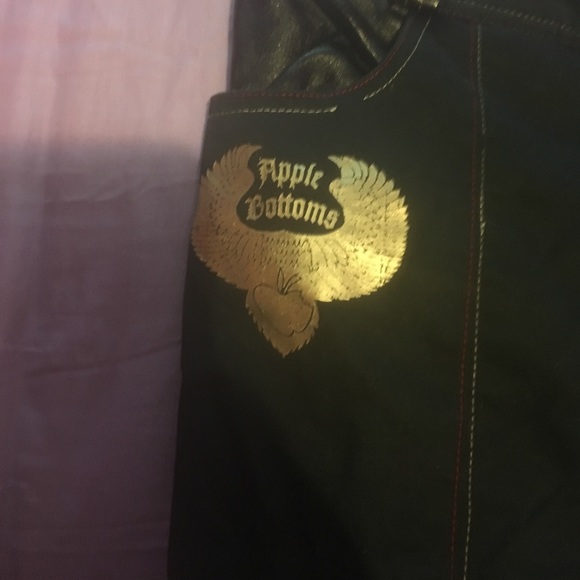 Black AppleBottomsCapris W/DrawStringsOnThe Bottom - Picture 2 of 3