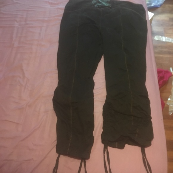 Black AppleBottomsCapris W/DrawStringsOnThe Bottom - Picture 3 of 3