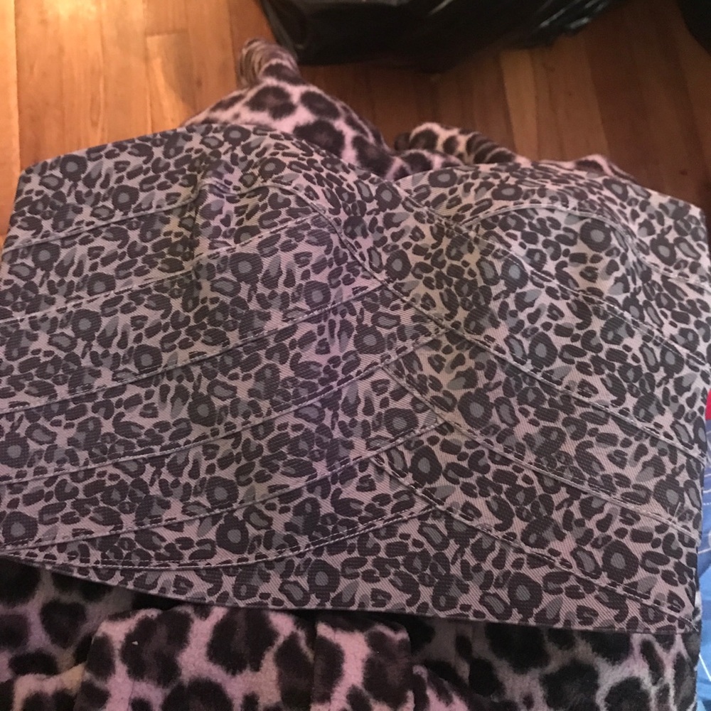 Leopard wrap
