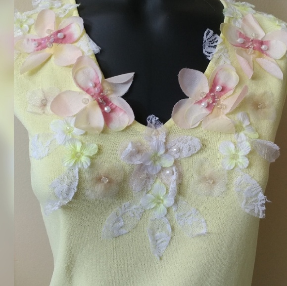 Chadwick's Yellow Floral Sleeveless Sweater - Picture 3 of 3