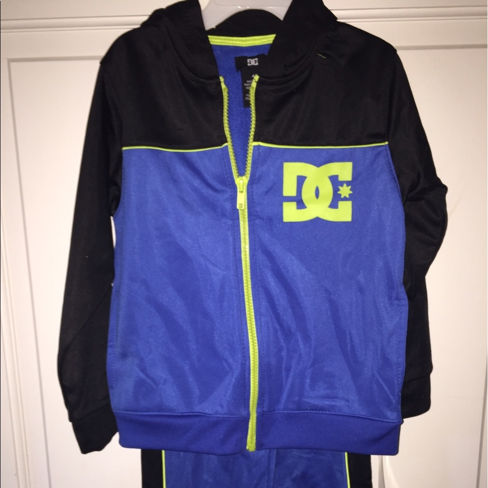 NWT Boys DC Shoes Sweatsuit Outfit Sz 4t