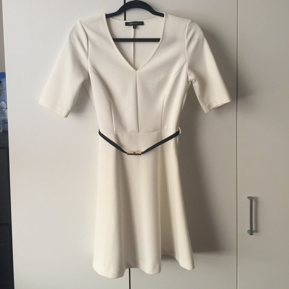 White dress - Picture 1 of 1