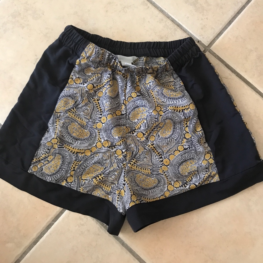 Paisley neutral shorts