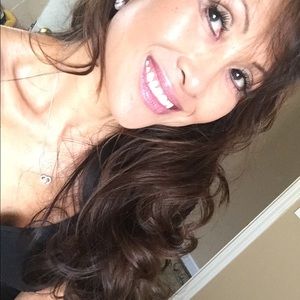 Meet your Posher, Cindy phi