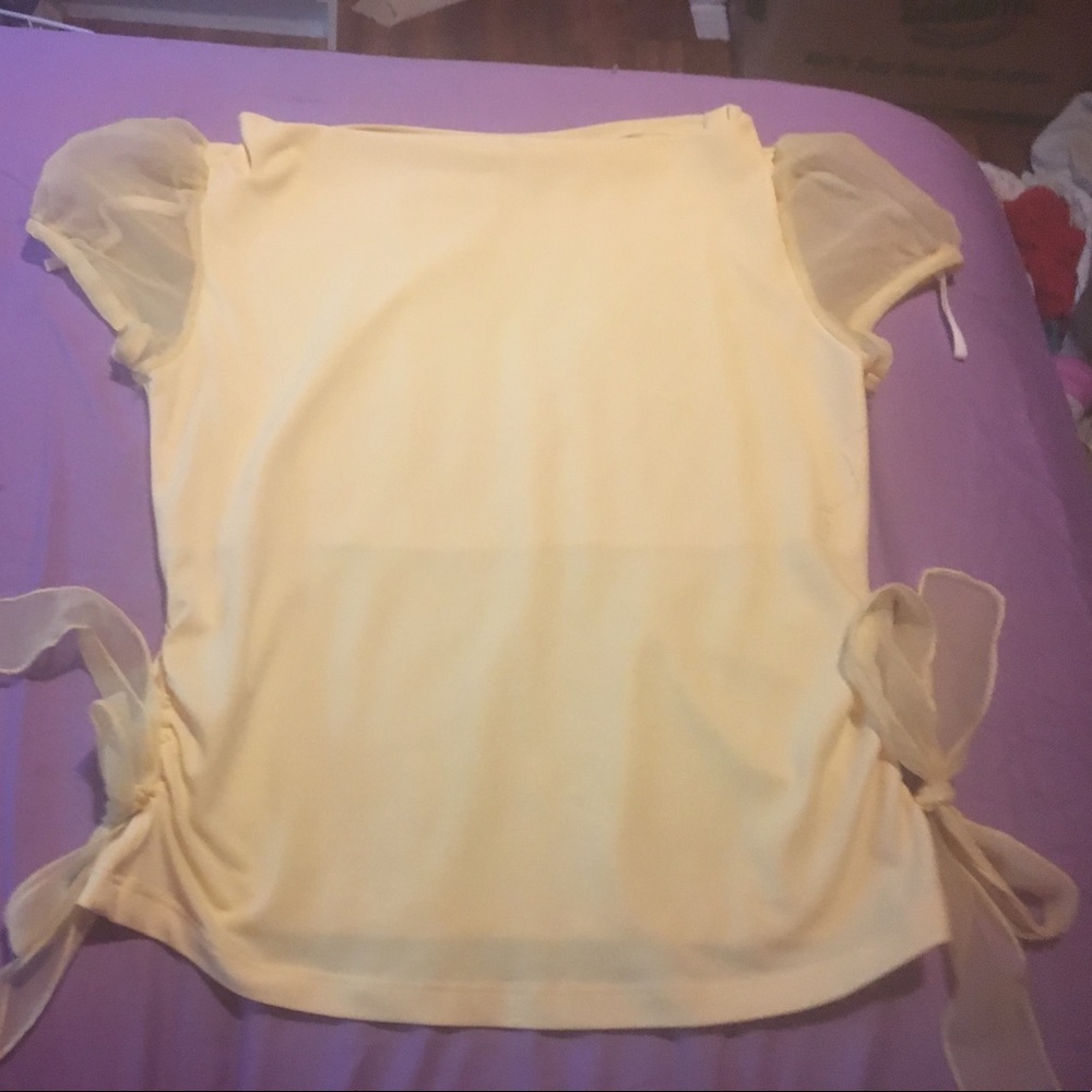 Pale Yellow Girl's Top.  Girl's Size XL
