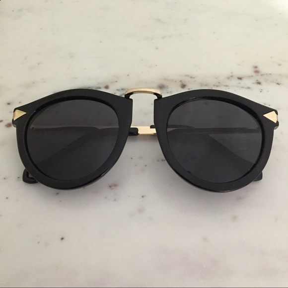 "Margot" Sunglasses || Black & Gold Rounded - Picture 2 of 7