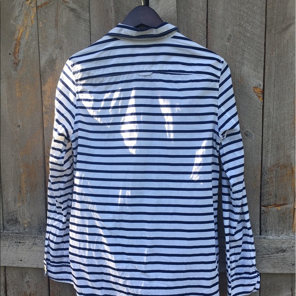 GAP Fitted boyfriend cotton button up 👕 - Picture 3 of 5