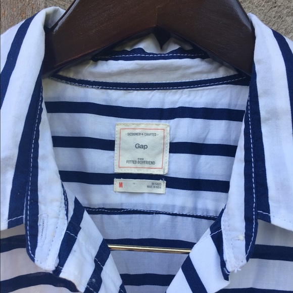 GAP Fitted boyfriend cotton button up 👕 - Picture 4 of 5