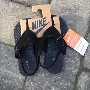 Brand new kids Nike flip flops