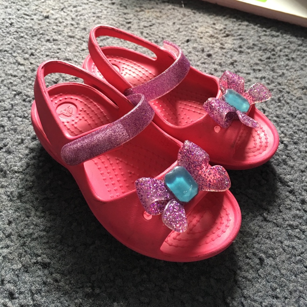 Comfy croc sandals 😍