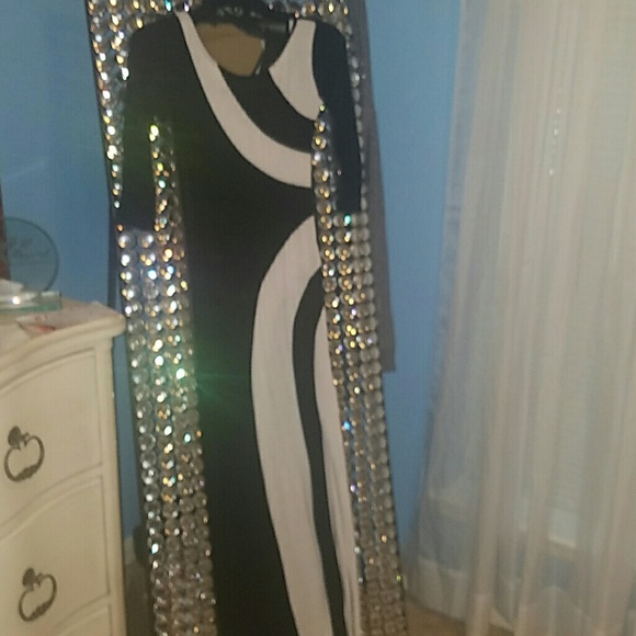 Alloy Black and White form fitting Maxi XS - Picture 1 of 2