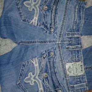 Rock Revival 31 Clive Jean.