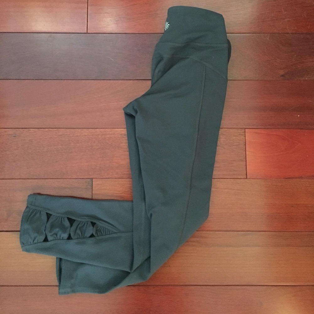 LIKE NEW!! Athleta gray xxs leggings