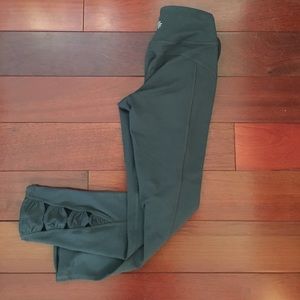 LIKE NEW!! Athleta gray xxs leggings