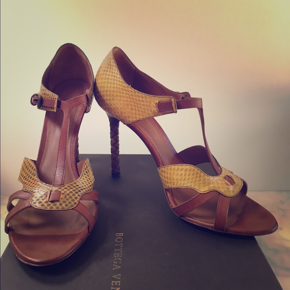 Bottega Veneta Leather & Snakeskin Heels 39.5