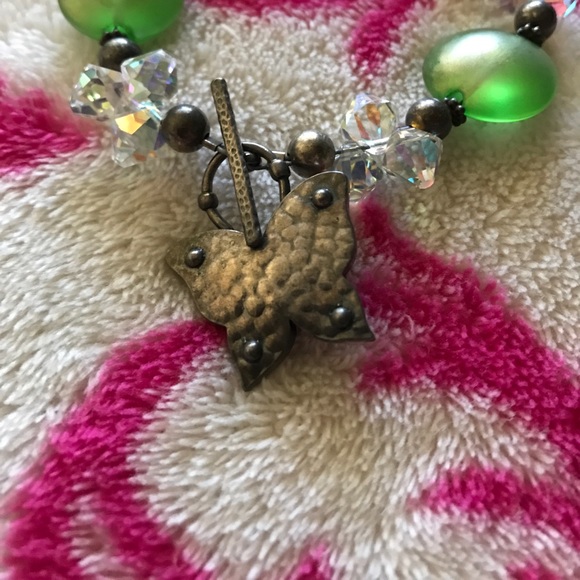 Beautiful Butterfly Clasp & Green Stone Bracelet - Picture 4 of 4