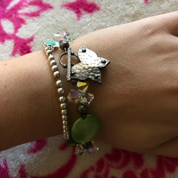 Beautiful Butterfly Clasp & Green Stone Bracelet - Picture 2 of 4