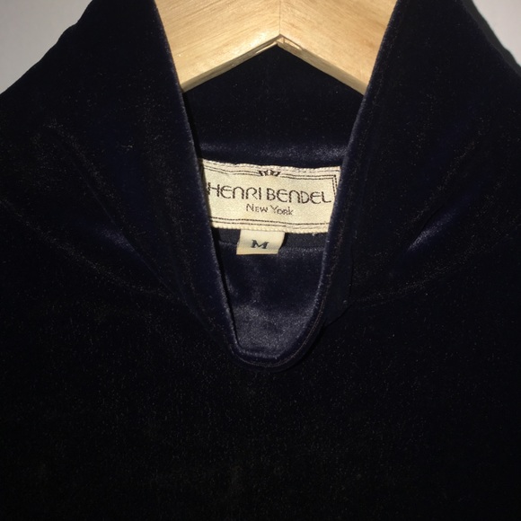 HENRI BENDEL Velvet Mock Top - Picture 2 of 3