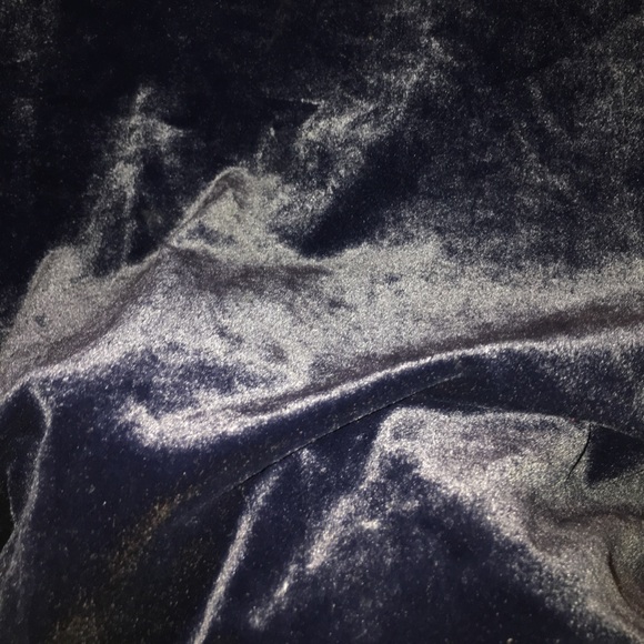 HENRI BENDEL Velvet Mock Top - Picture 3 of 3