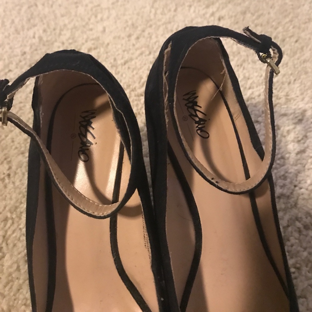 Strap Heels - Picture 5 of 6
