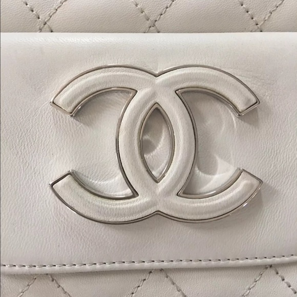 SOLD Chanel Lambskin Cream Fold Over Clutch Bag - Picture 4 of 8
