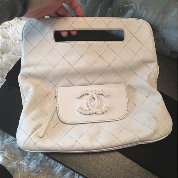 SOLD Chanel Lambskin Cream Fold Over Clutch Bag - Picture 3 of 8