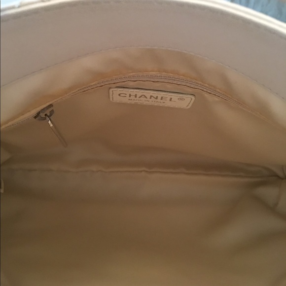 SOLD Chanel Lambskin Cream Fold Over Clutch Bag - Picture 8 of 8