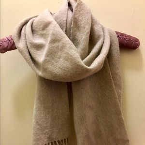 Armani Collezioni Wool Scarf - Perfect for Fall!
