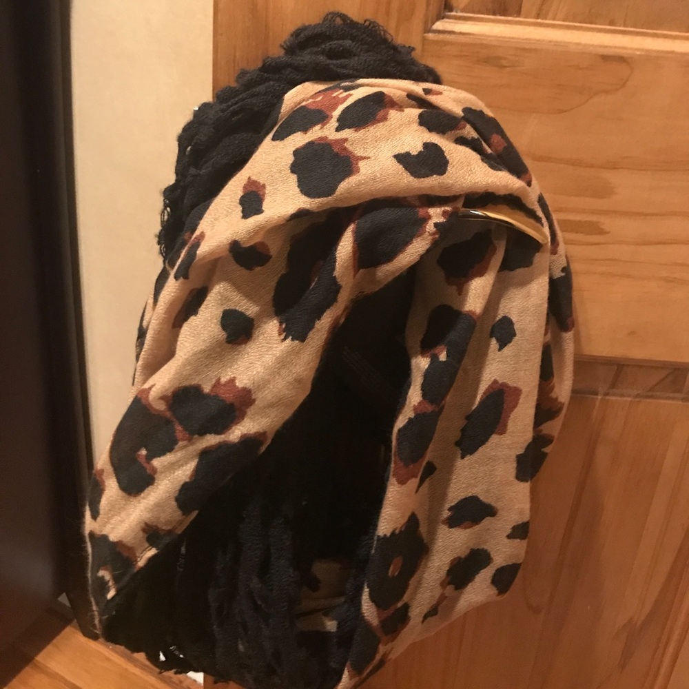 Leopard scarf