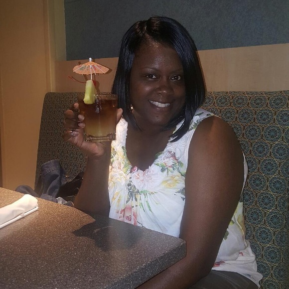 Meet your Posher, Veronica - Picture 3 of 8