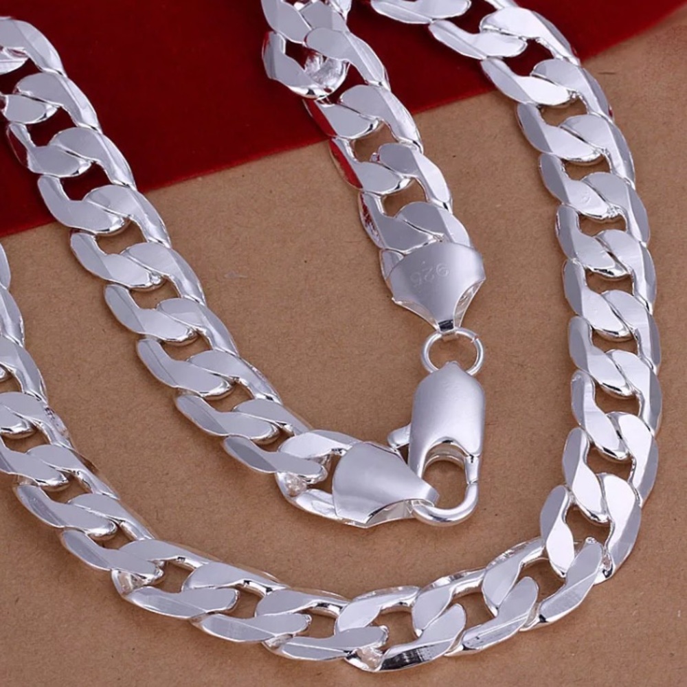 Gorgeous 925SS 12mm link necklace 20" long