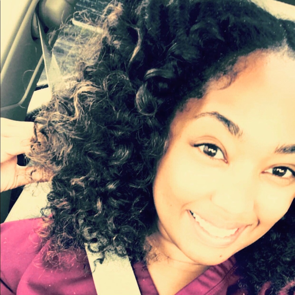 Meet your Posher, Roxie