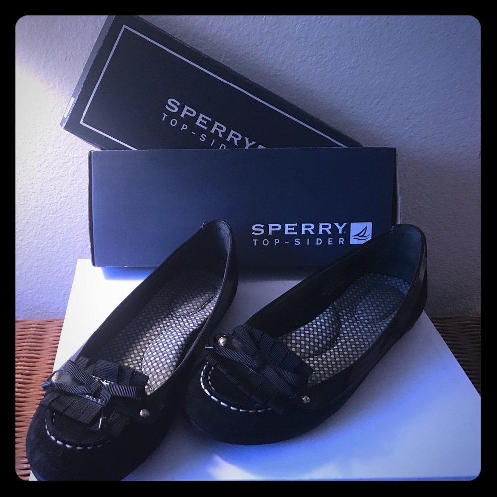 Size 7 black leather Sperry loafers.