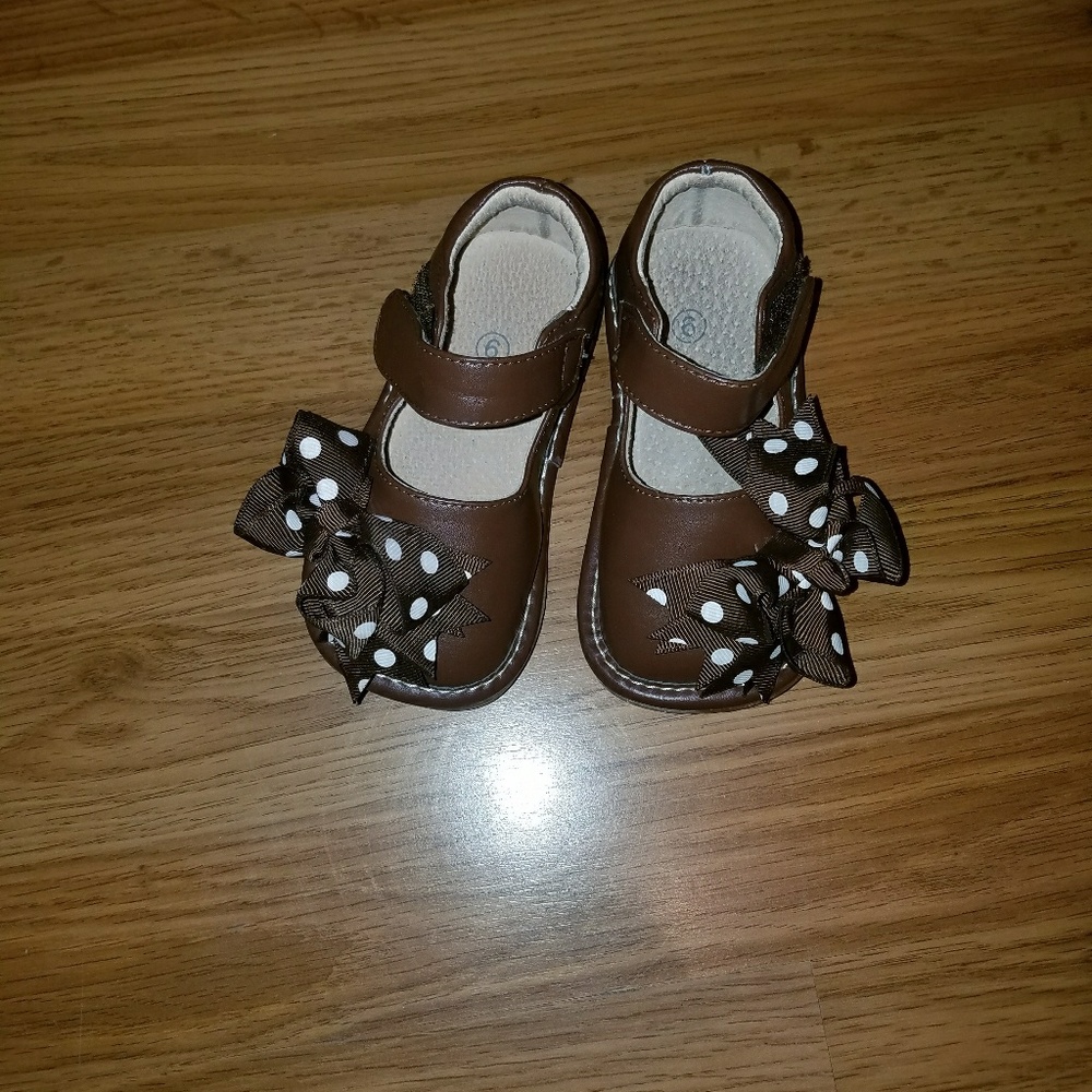 (Hold)Brown Mary Jane's with removable bow