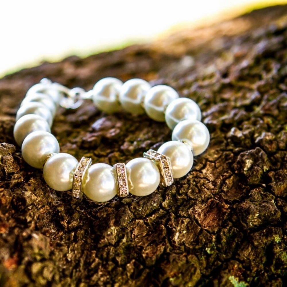 Women Pearl and rhinestone bracelet