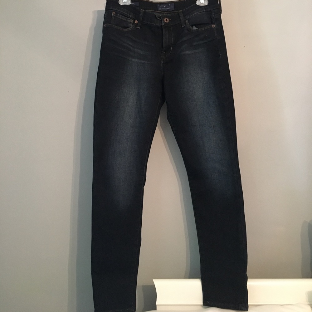 DARK WASH LUCKY JEANS