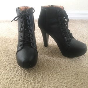 Black tie up booties