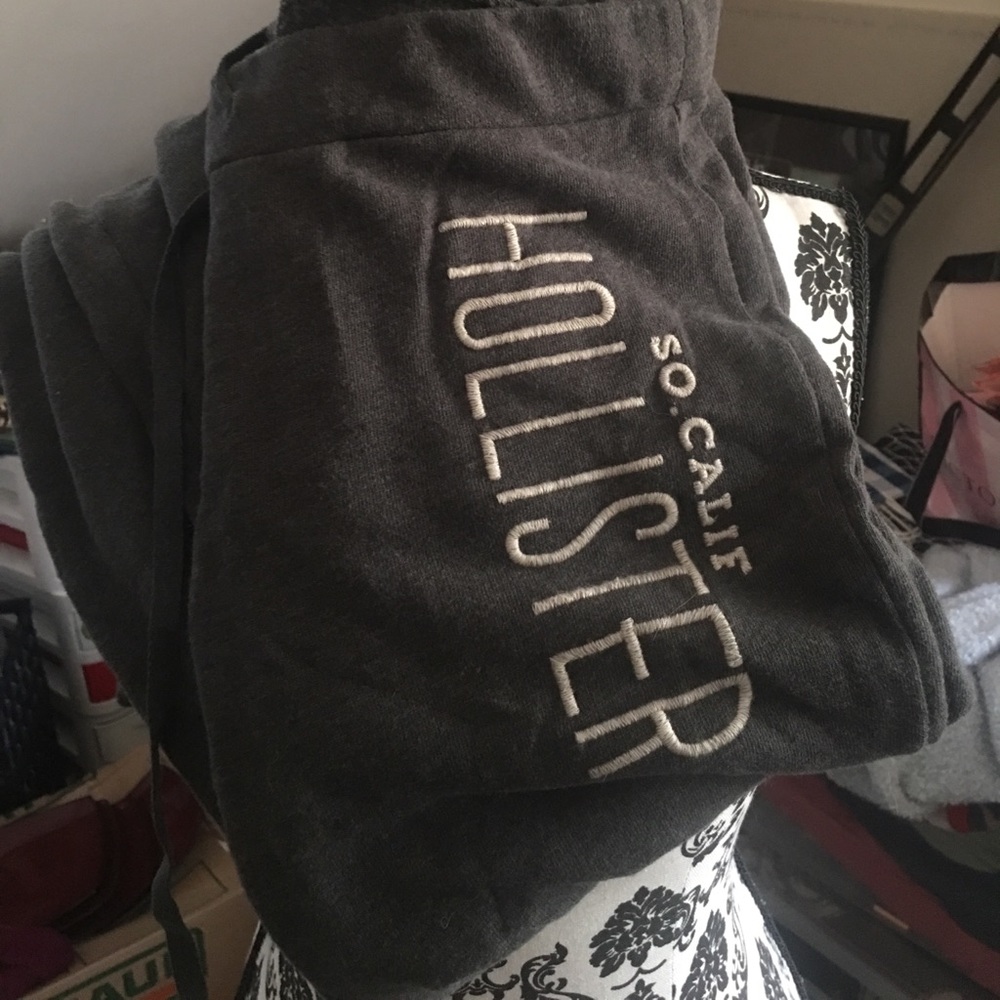 Gray hollister sweat pants