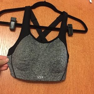 Victoria's Secret The Standout sports bra