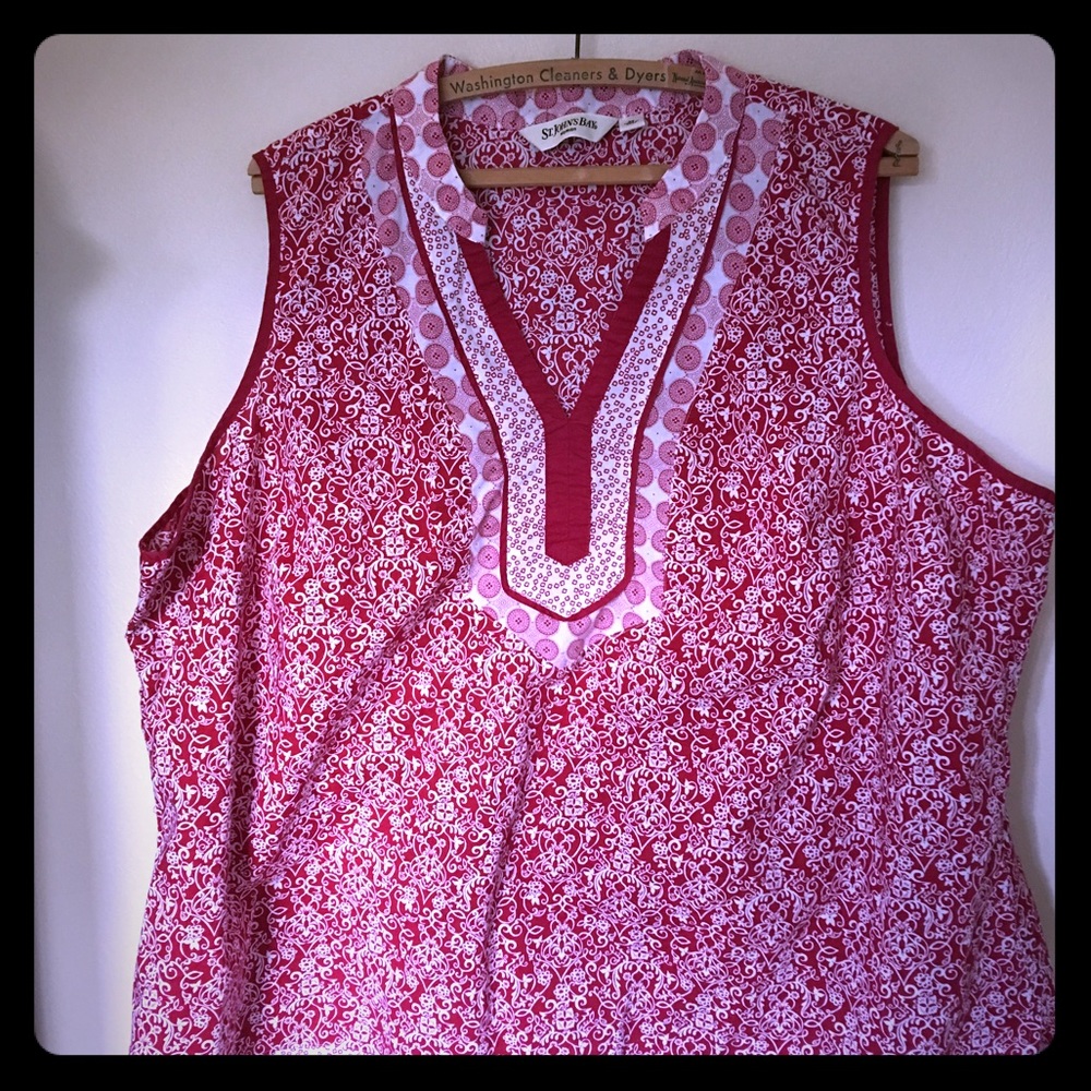 Pretty red sleeves summer St Johns Bay top