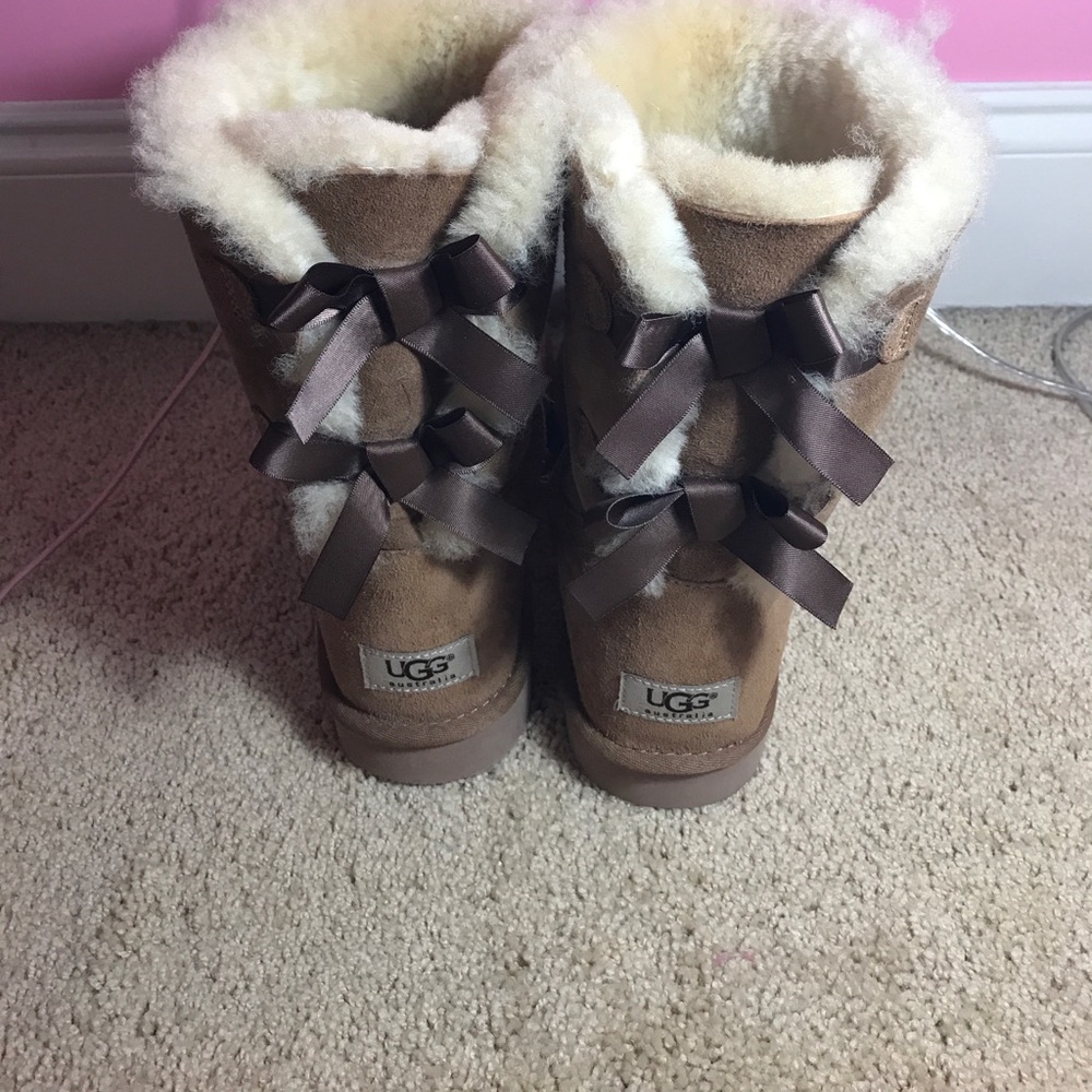 Chestnut bow Uggs Worn twice but look like new