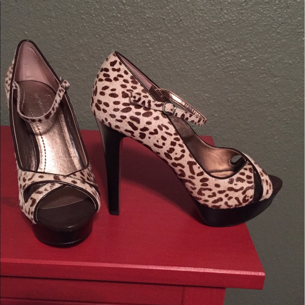 BCBG shoes